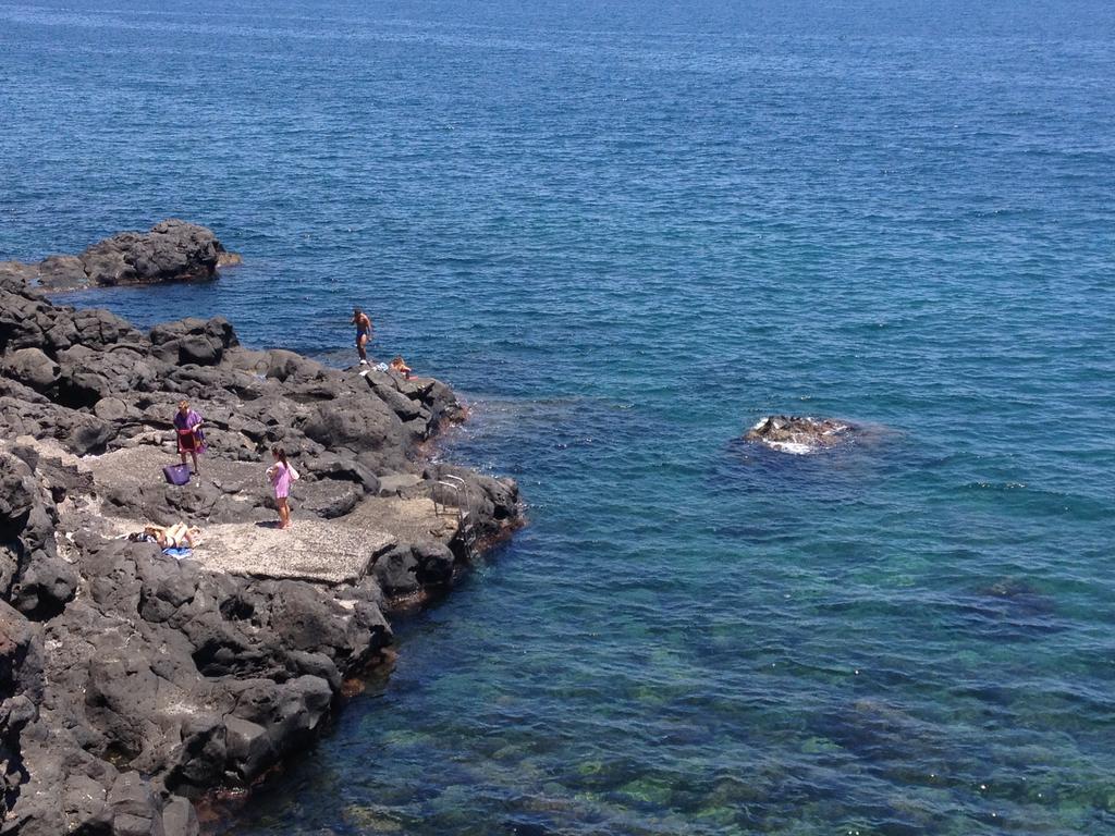 Il Giardino Dei Limoni Panzió Aci Castello Kültér fotó